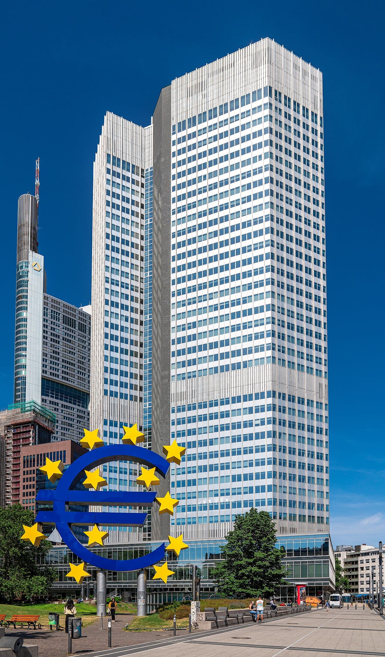 The Eurotower and Euro sculpture in Frankfurt, evening review for Oct 29 2026