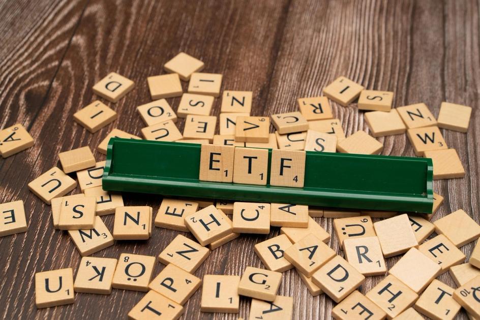 Exchange-traded fund concept image illustrating the May 29 2026 ThriveInMarkets morning analysis as Bitcoin slid below 73,000 dollars near its lowest level in roughly six weeks while spot ETF demand reversed sharply, with BlackRock's iShares Bitcoin Trust shedding 527.84 million dollars on Wednesday in its second-largest single-day outflow on record and the eleven US spot bitcoin ETFs together losing 733.43 million dollars that session, extending a streak that has pulled more than 2 billion dollars from the complex over two weeks as a 1.29 billion dollar dark-pool block sale in IBIT signaled institutional flows flipping from accumulation to distribution amid heightened Middle East tensions and macro uncertainty