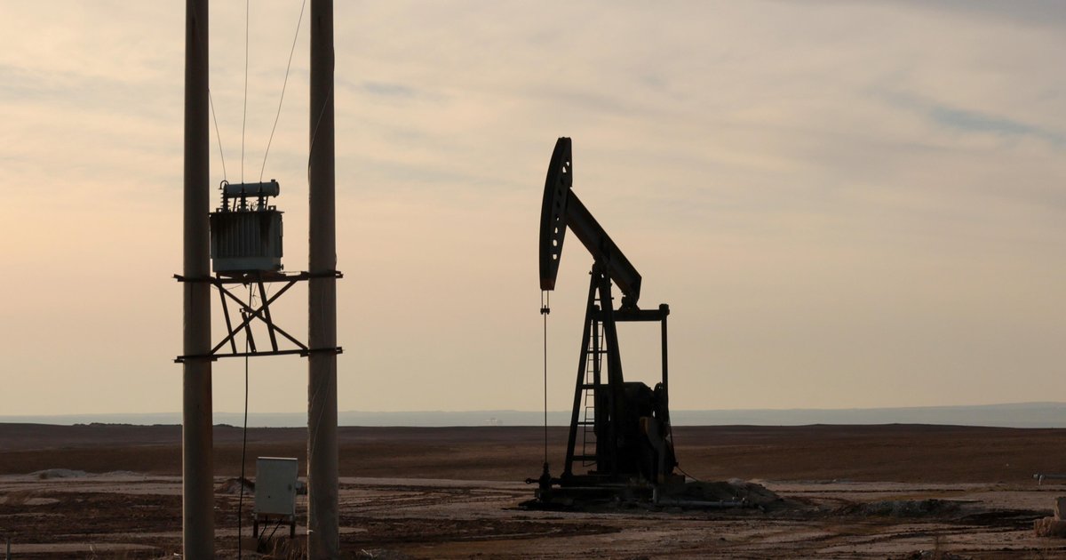 A silhouetted oil pumpjack on a flat field at dusk, used as the ThriveInMarkets morning analysis inline image for Thursday September 17 2026, when West Texas Intermediate faded to about 101.12 dollars after Wednesday's 102.43 dollar settlement, Brent sat near 105.67 dollars, and Saudi Arabia offered extra crude loadings via ship-to-ship transfers off Oman