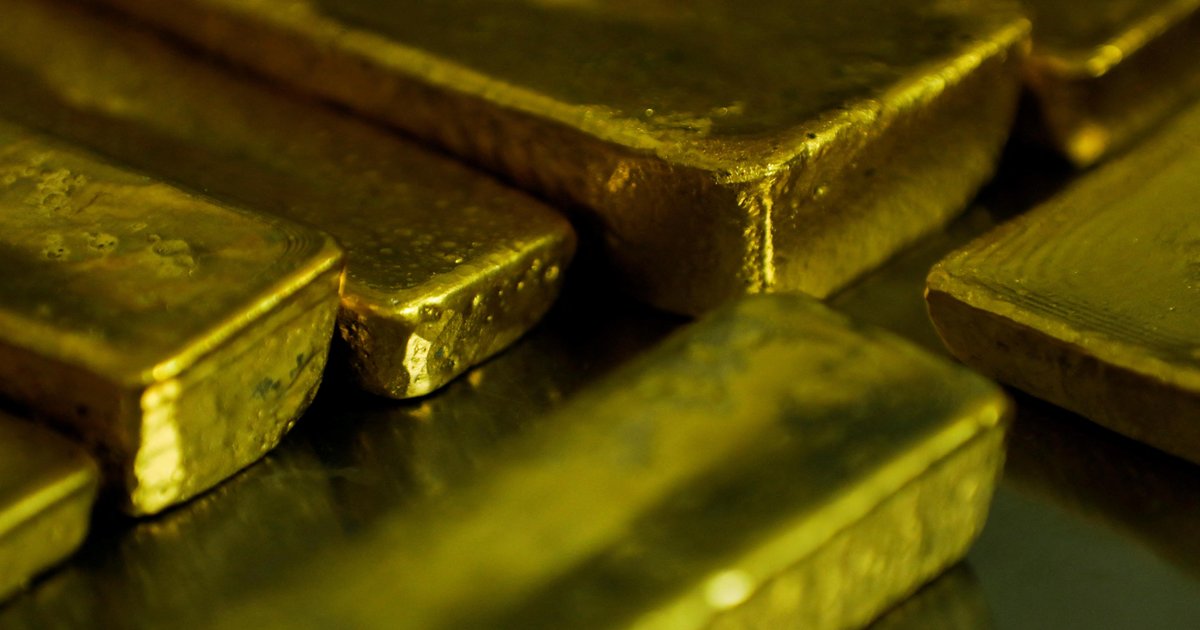 Stacked gold bars on a dark reflective surface, used as the ThriveInMarkets morning analysis hero for Thursday September 17 2026, when spot gold rebounded to about 4,320 dollars after Wednesday's fade near 4,264, overnight E-mini S&P 500 September futures sat near 7,602 against Wednesday's 7,551.81 cash close, and West Texas Intermediate faded to about 101.12 dollars after a 102.43 dollar settlement