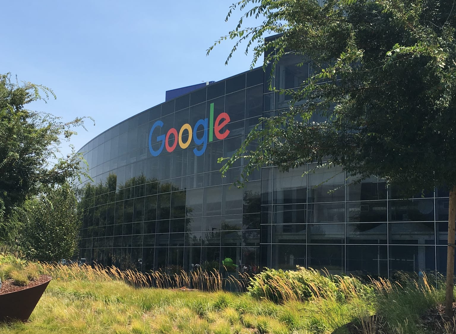 The Googleplex headquarters in Mountain View, morning analysis for Oct 29 2026