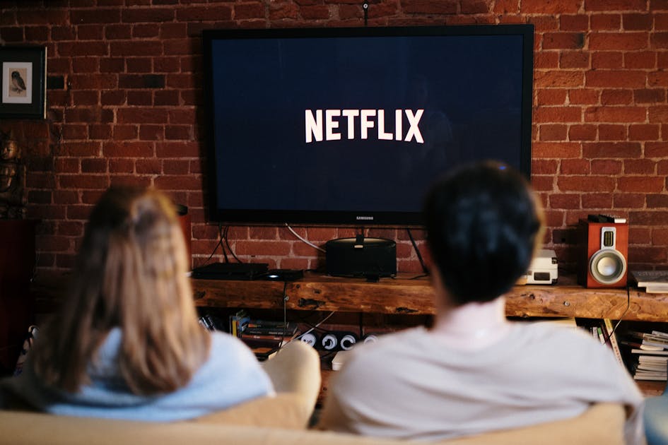 Netflix NFLX streaming content earnings decline leadership transition Reed Hastings